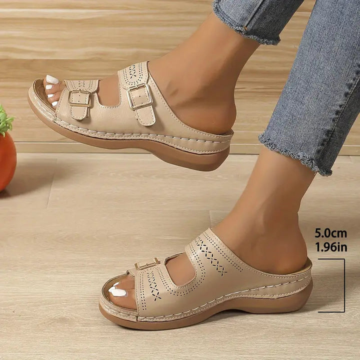 Eloisa – Stilvolle Verstellbare Keilsandalette