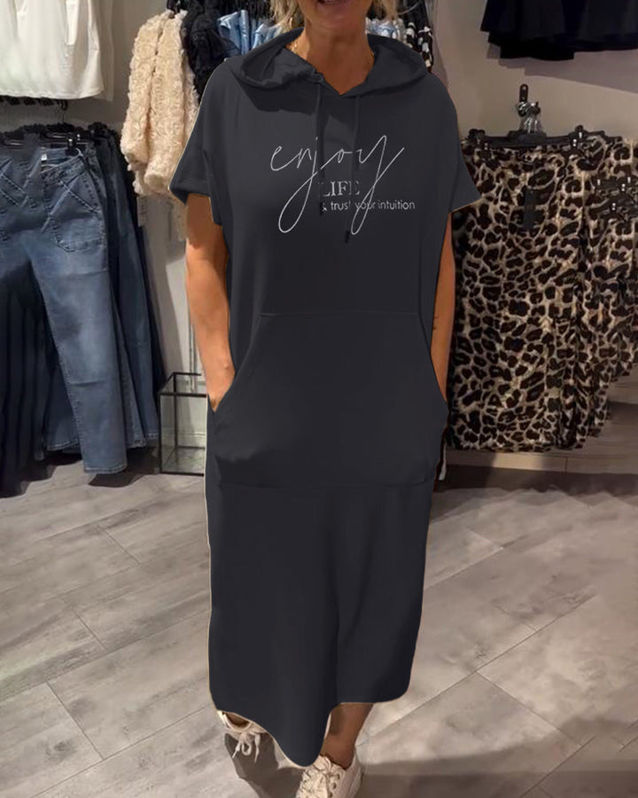 Nadia – Elegantes Kleid Mit Kapuze